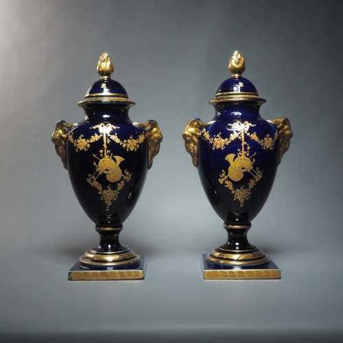 Pair of Vases "Kingsguard" by Gustave Asch