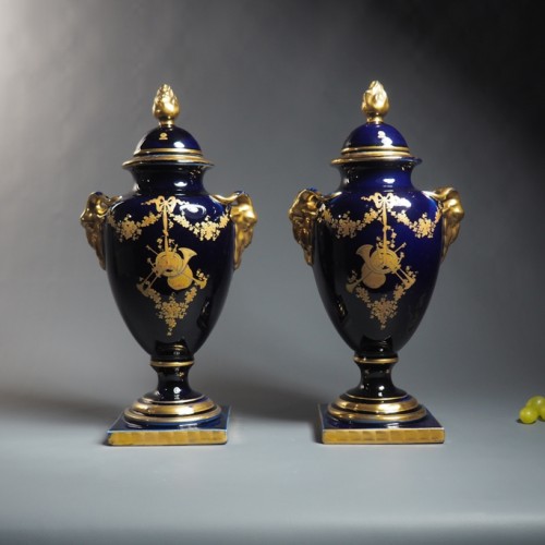 Pair of Vases "Kingsguard" by Gustave Asch